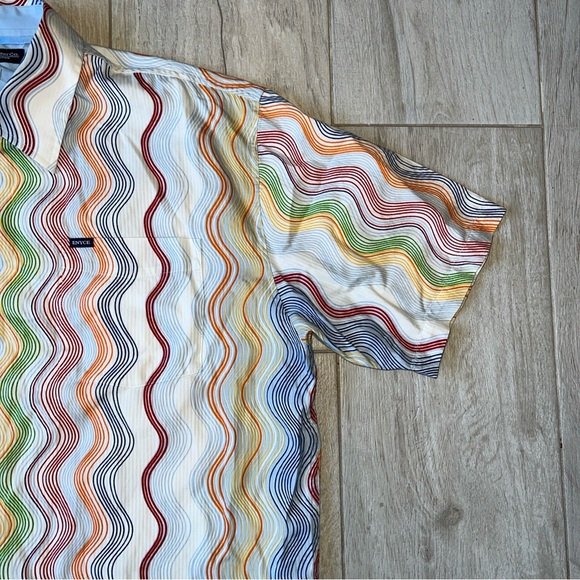 Enyce Men’s Short Sleeve Button Down Shirt Colorful Wavy Stripes Size Large - Picture 4 of 6